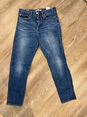 Levi's Wedgie Straight Jeans – Size 28 – Regular Length – EUC